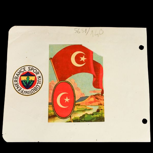 Lefter Küçükandonyadis, İsmail Kurt, Naci Erdem ve Can Bartu gibi dönemin Fenerbahçeli futbolcularından ıslak imzalı, 