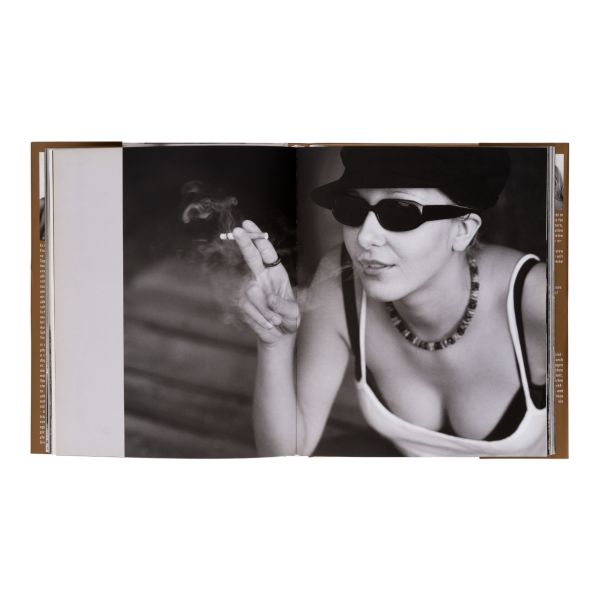 DAYS OF INTIMACY, Thomas Karsten, 2002, Konkursbuch Verlag Claduia Gehrke, 160 sayfa, 21x26 cm...