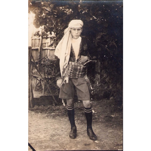 Efe, yöresel kıyafet